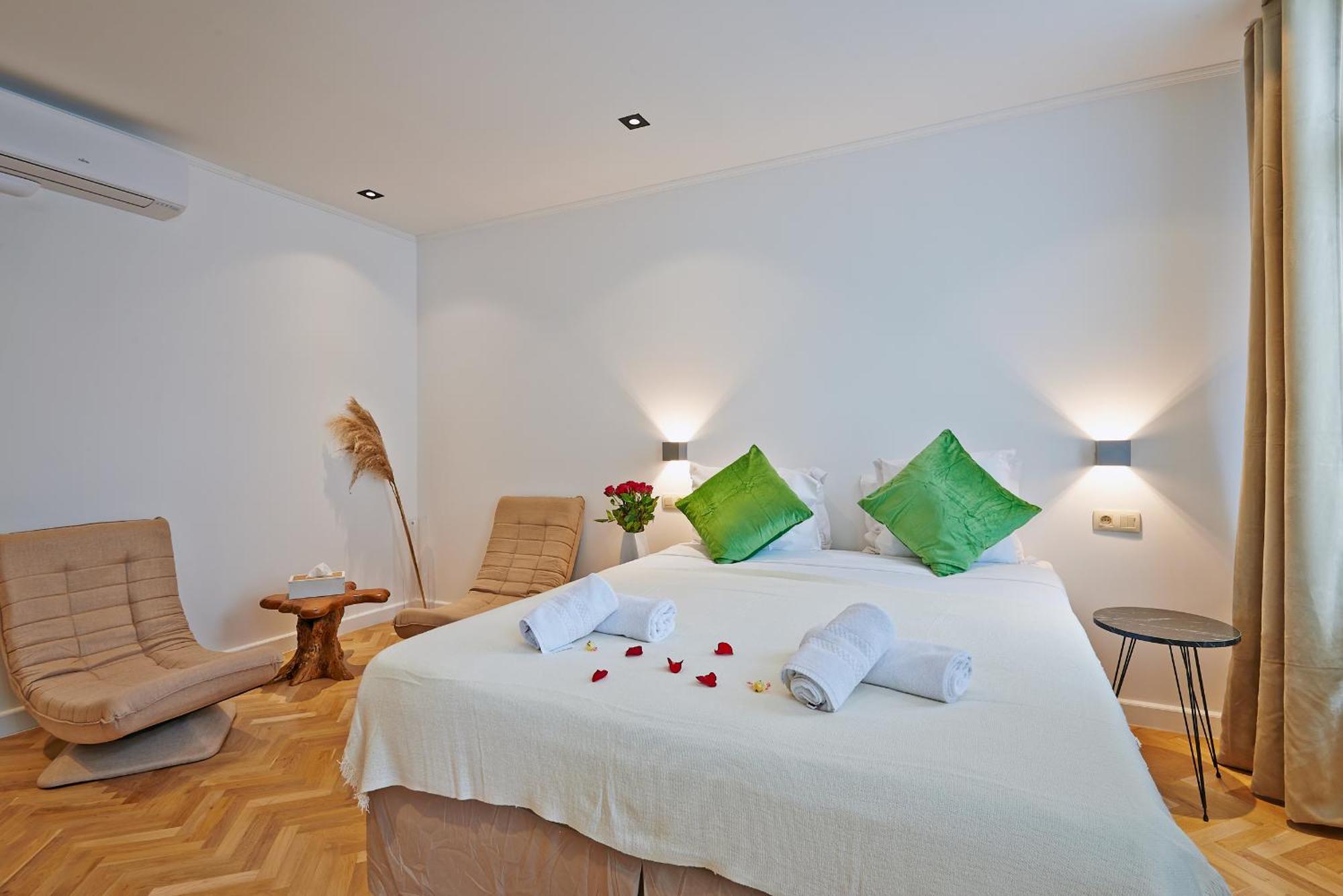 Hotel Les Ecrins, Brussels
